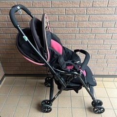 ベビーカー combi キティちゃんの画像