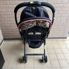 ベビーカー combi キティちゃんの画像