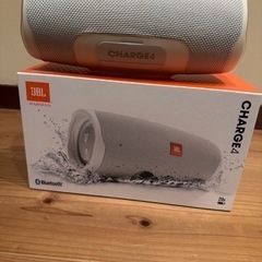 JBL CHARGE4 ホワイトの画像