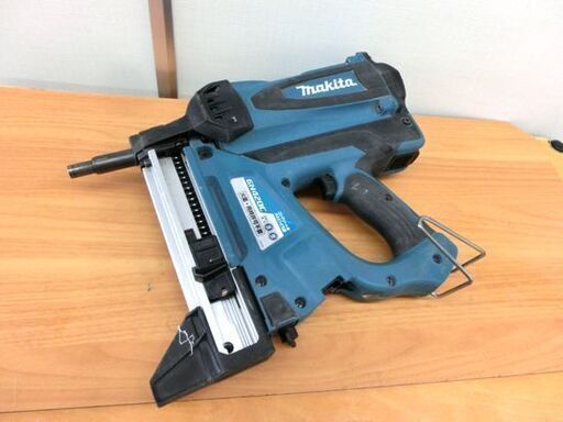 マキタ コンクリート用 ガスピン打ち機 GN420C 7.2V バッテリー 充電器付き makita  札幌 西野店