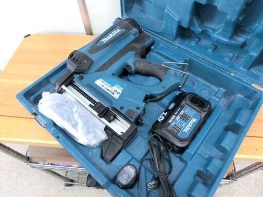 マキタ コンクリート用 ガスピン打ち機 GN420C 7.2V バッテリー 充電器付き makita  札幌 西野店