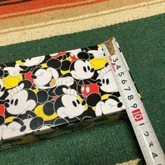 ミッキーの缶のボックスの画像