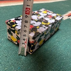 ミッキーの缶のボックスの画像