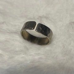 リング 打ち出し加工風デザイン 指輪  の画像