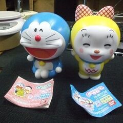 藤子不二雄 ミュージアム 　カプキャラ　ドラえもん、ドラミちゃん