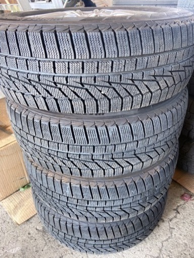 明日から大雪注意！ノア80系スタッドレス195/65/15ほぼ新品