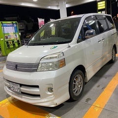 トヨタ ヴォクシーの画像