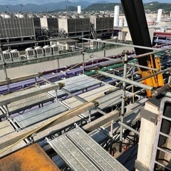 建設業！鳶工！足場鳶！鉄骨鳶！重量鳶！　大阪府！寝屋川市！　寮、社宅完備！日払いOK！未経験者歓迎！の画像