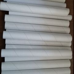 ラップの芯(15個)とアルミホイルの芯(3個)の画像