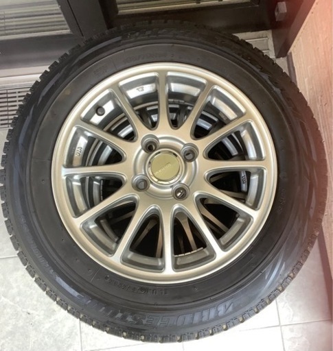 Bridgestoneスタッドレスタイヤ4個ブリザック + ホイール