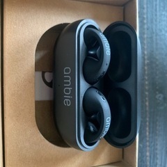 ambie 完全ワイヤレスイヤフォン sound earcuffs ブラック AMTW01BCの画像