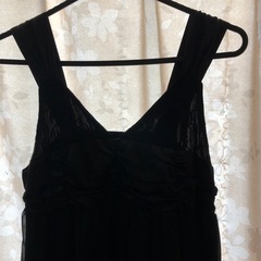 黒色ワンピース値下げの画像