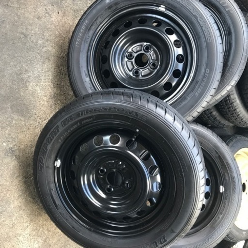 タイヤ　4本セット　DUNLOP 175\\65-R15(1本あたり2,225円)