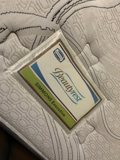 シモンズ　マットレス&ベットフレーム