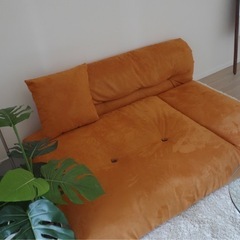 free interior イタリア風ソファーの画像