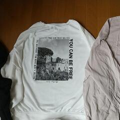 ロンT、トレーナー、パーカー、Tシャツなど7点の画像