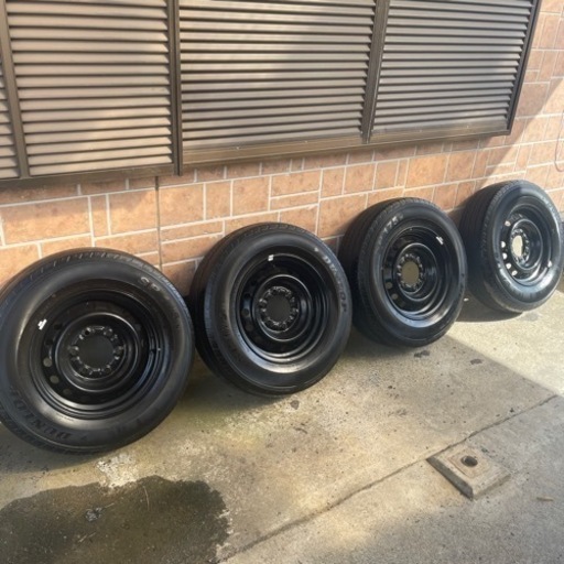 ハイエース　純正タイヤホイールセット