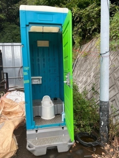 仮設トイレ　和式　掃除済み
