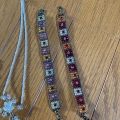 ビーズのアクセサリーの画像