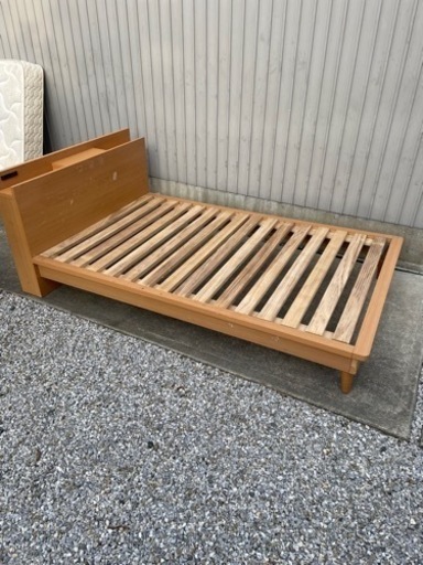 セミダブルベッド マットレス付き