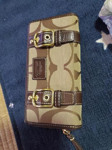 COACHの長財布　新中古