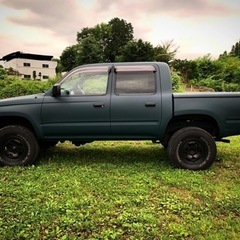 4WD トヨタ ハイラックス ダブルキャブ