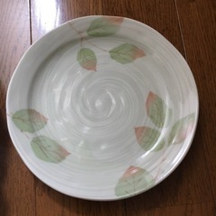 美濃焼のお皿の画像