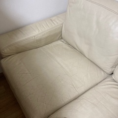 皮のソファー　白　3人掛け　無料　10/11までに取りにこられる方限定です！の画像