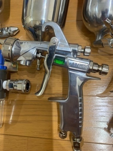 スプレーガン5丁セットとおまけ付き