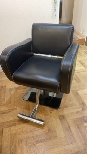 スタイリングチェア2台　カットチェア　セットイス