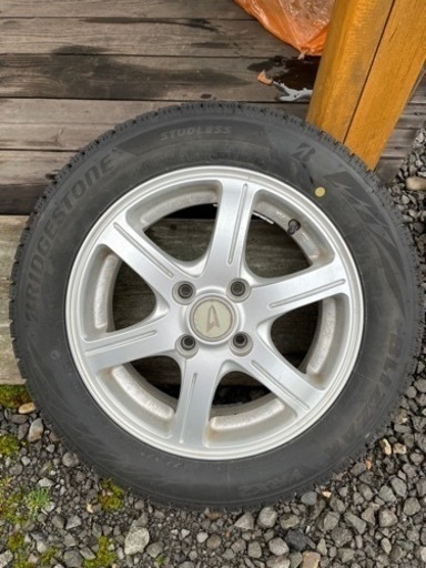 ダイハツタント用純正ホイールとスタッドレスタイヤ