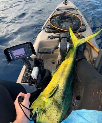 ショップ引っ越しに伴い、在庫セール　新品足漕ぎカヤック