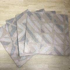 塩ビタイル（フロアマットや壁材として）差し上げます