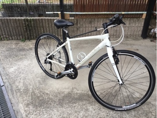 トレックのクロスバイクです