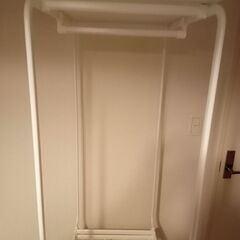 ハンガーラック　IKEA購入品(キズ汚れあり)の画像