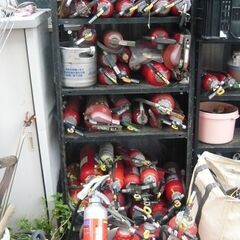 期限切れ消火器　粉末ABC　　消化訓練などに如何でしょうか。