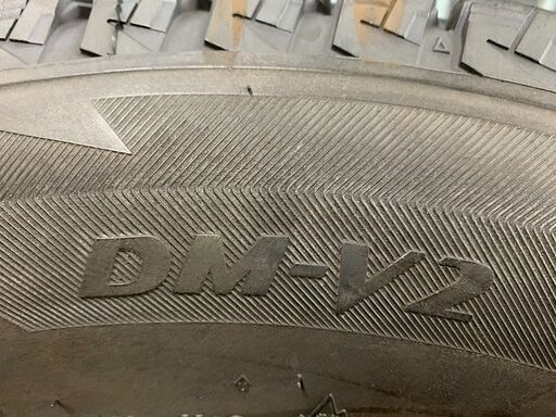 売約済み　効く！ブリザック★235/65R17　2018年　バリ山！　ブリヂストン　DM-V2　４本価格　アウディ　ボルボ　　ベンツ