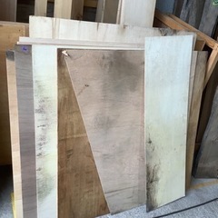 建築端材  ベニヤ　まとめて　100円‼️