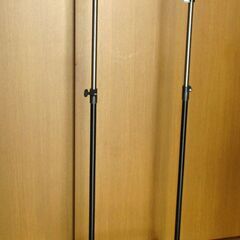 中古【伸縮式ハンガーラック パイプハンガー 125-165cm】...