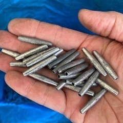 鉛溶かして、ルアーにしたり、おもりにしてください。の画像