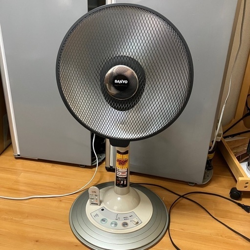 【美品】sanyo ハロゲンヒーター