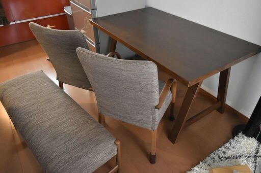 ニトリ　ダイニングテーブルセット　ダイニングチェア2脚　ベンチチェア　引き取り　値段交渉　要相談