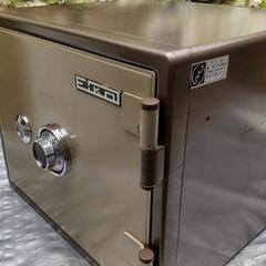 扉付き耐火金庫 中古品