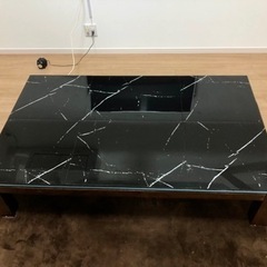 ダイニングテーブル　大理石風タイル