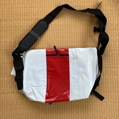 デコジャ　メッセンジャーバッグの画像