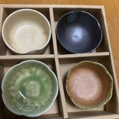 《未使用》小鉢八皿セット　　箱付きの画像