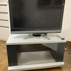 しっかりしたテレビ台とセットで‼️