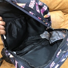 ロキシーROXY 総柄リュックの画像
