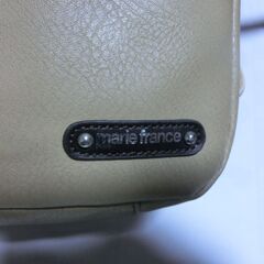 ◆marie france,ベージュ系⭐ショルダー紐付き⭐横にフック付き収納箇所デザイン⭐ハンドバッグ⭐特に目立つ傷なし、定型文不可⭐プロフィール必読ですの画像