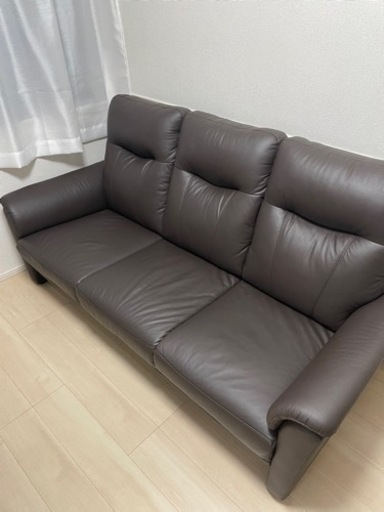 ニトリ　3人用本革ソファ　ナルタKD DBR